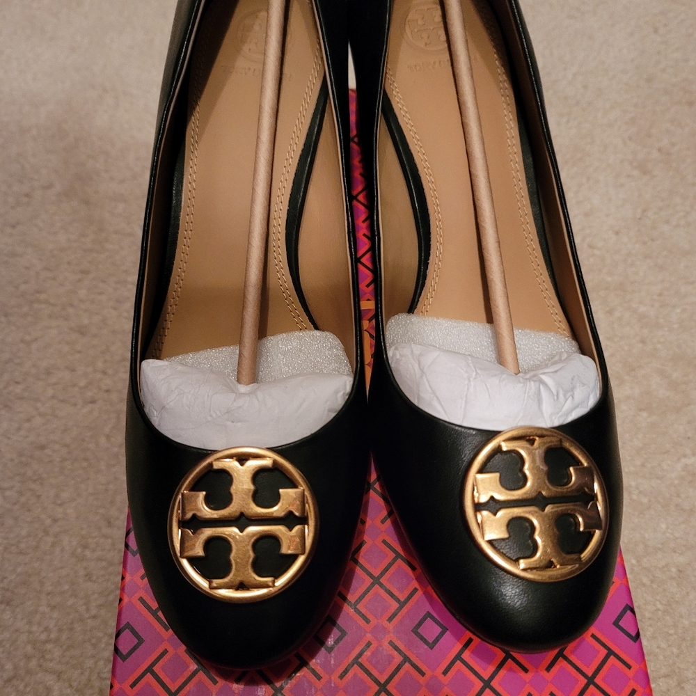 Tory Burch Chelsea Leather Pumps